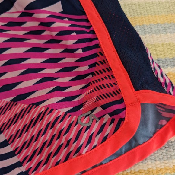 GAP Fit Girls athletic shorts XS 4/5 - Picture 2 of 7